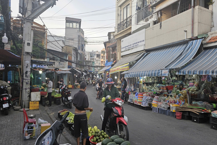 Bán nhà Mặt tiền 84 Bùi Thế Mỹ, Nhà ngay chợ sầm uất tiện kinh doanh buôn bán, cho thuê