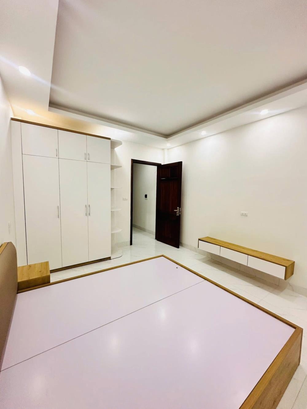 Nhà Mới Full Nội Thất, Mặt Tiền Phạm Văn Đồng - Giá 7.15 Tỷ