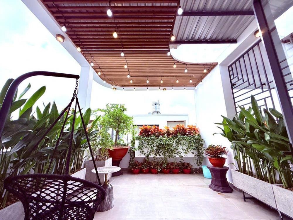 Xe Hơi Ngủ Nhà: Biệt Thự 5 Tầng, 60m2, Thang Máy, Gần Emart Phan Huy Ích - Giá Tốt