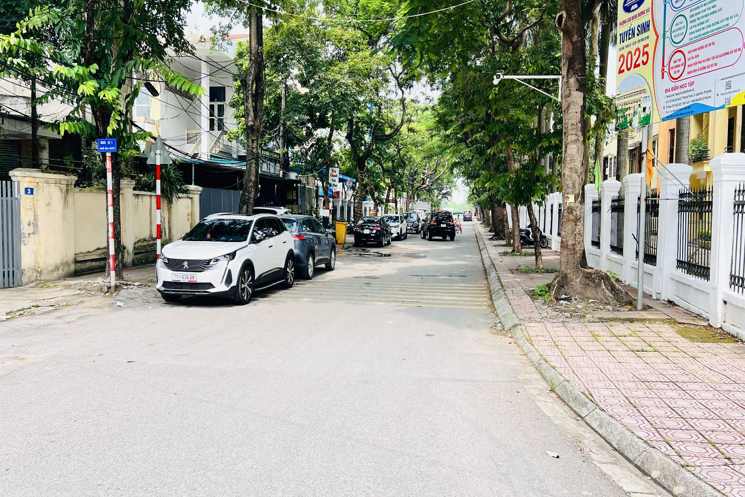 Siêu phẩm lô góc Long Biên, 57m x 6 tầng, thang máy, mặt tiền 15.6m, ôtô tránh, kinh doanh