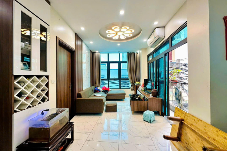 BÁN NHÀ MP ĐÊ LA THÀNH - DÒNG TIỀN ỔN ĐỊNH 50 TRIỆU/THÁNG - KINH DOANH ĐỈNH CAO - LÔ GÓC - 2 LỐI ĐI