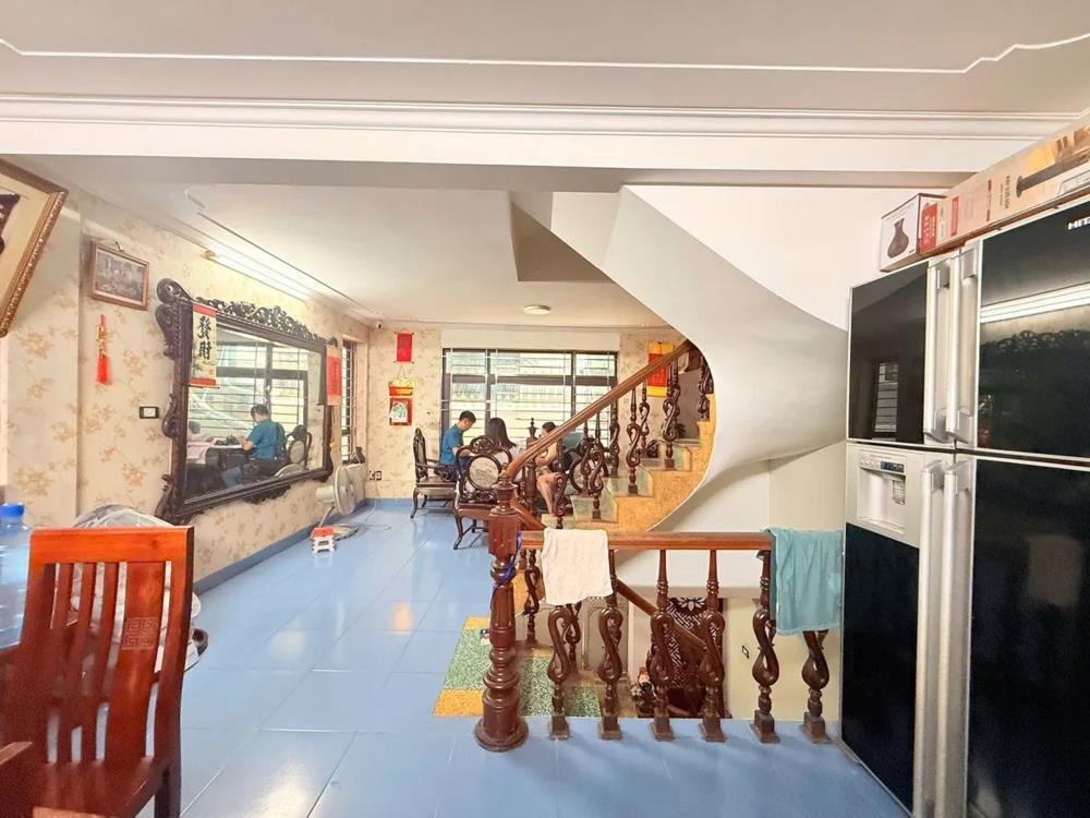 Bán Nhà Ngọc Khánh: 37m2, 4 Tầng, Kinh Doanh, Sát Phố