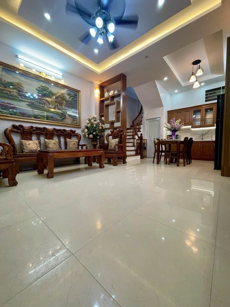 🏡 Nhà Phường Đông Ngạc 50m² 4 Tầng, Ô Tô Đỗ Cửa, Giá Chỉ 8x Tỷ