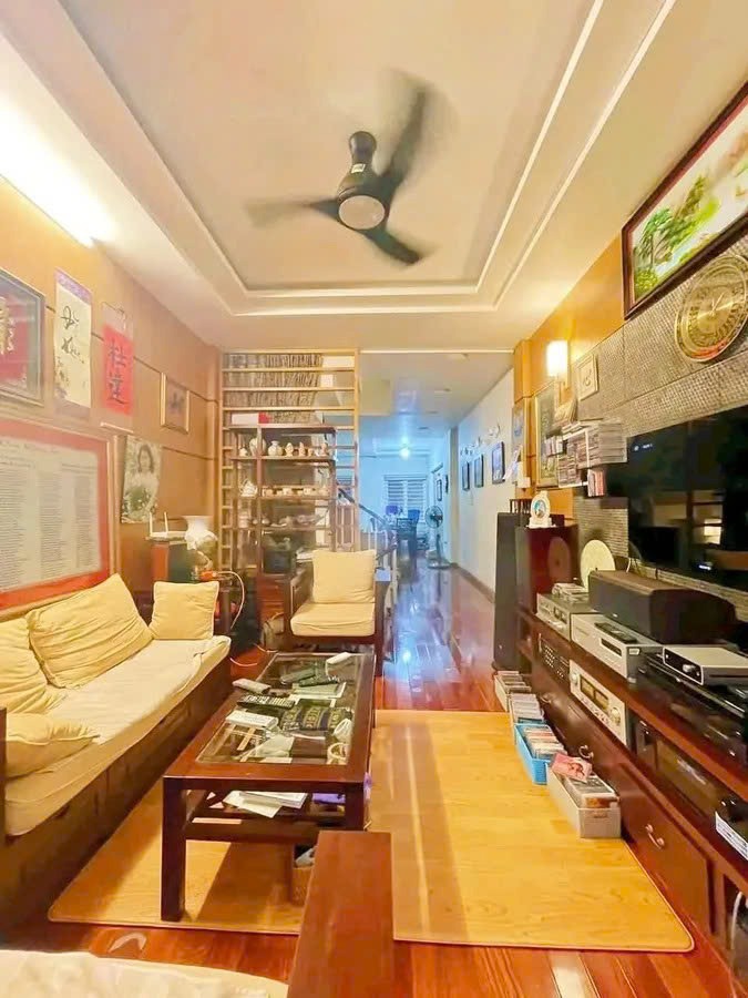 Bán nhà phố Thái Hà 69m² x 5 tầng, MT 6m, Ô tô đỗ cửa - 20 tỷ