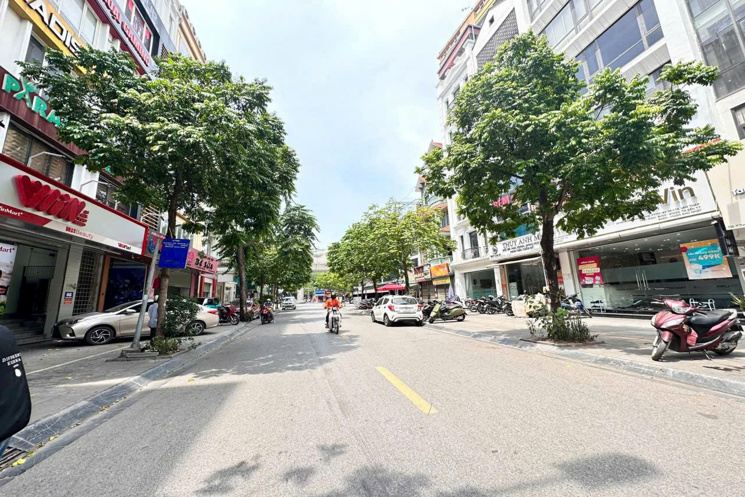 TOÀ NHÀ BỆ VỆ NẰM  NGAY TẠI PHỐ TRƯƠNG CÔNG GAI_CẦU GIẤY 
EM Ý SỞ HỮU DIỆN TÍCH 100M TÒA NHÀ 7