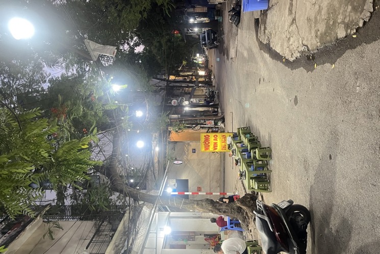Bán nhà phố Trung Kính - Mặt bằng kính doanh - Ô tô đõ cửa - Nhà dòng tiền - Giá nhỉnh 20 Tỷ