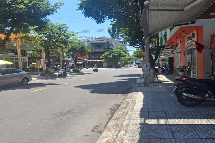 NHÀ 3 TẦNG 3 NGỦ – TT HẢI CHÂU – GẦN SÔNG, GẦN BIỂN – GIÁ CHỈ HƠN 8 TỶ