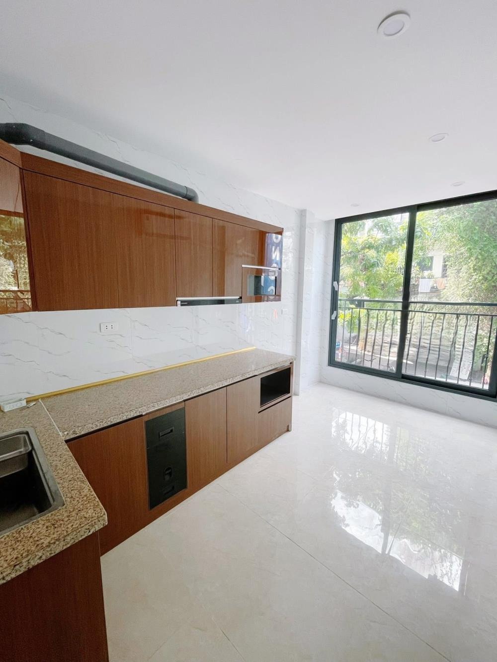 Mặt phố Thụy Khuê 5 tầng, kinh doanh sầm uất - Giá 10.5 tỷ