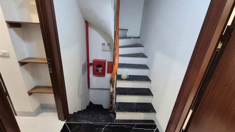 Bán căn hộ 8 tầng, mặt tiền rộng 5.3m, ngõ 192 Lê Trọng Tấn, Thanh Xuân - Giá 32 tỷ