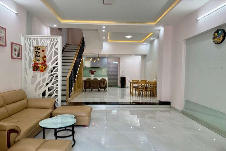 SIÊU PHẨM GIÁ ĐẦU TƯ – NHÀ 3 TẦNG TRUNG TÂM SƠN TRÀ Diện tích 75m²  Nhà 3 tầng  Đường 5.5m  Chỉ 8.9
