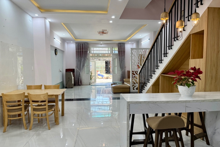 SIÊU PHẨM GIÁ ĐẦU TƯ – NHÀ 3 TẦNG TRUNG TÂM SƠN TRÀ Diện tích 75m²  Nhà 3 tầng  Đường 5.5m  Chỉ 8.9