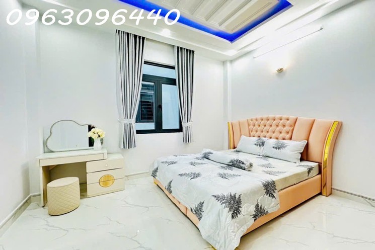 Nhà phố đẹp hẻm xe hơi, khu dân cư đồng bộ – gần Quận 7, đường Huỳnh Tấn Phát