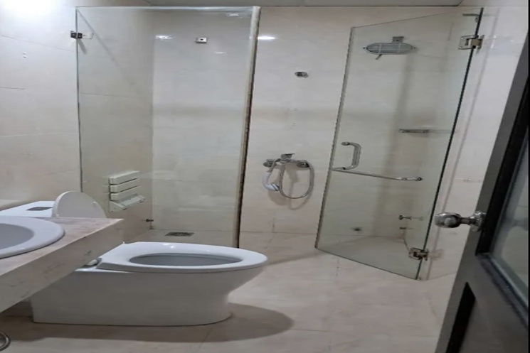 Nhà 3 tầng mặt tiền Nguyễn Hữu Cầu . Dòng tiền 32tr/tháng