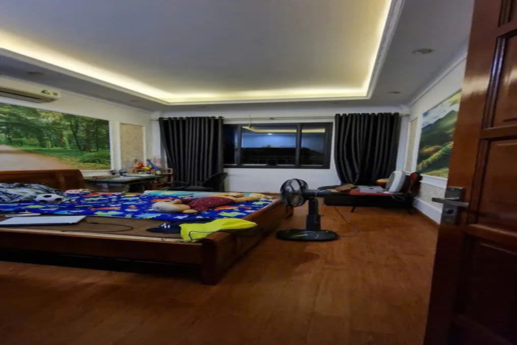 NHÀ ĐẸP Ô TÔ VÀO NHÀ Phố Nguyễn Văn Linh 31m2 X 5 tầng, mặt tiền 3.5m, 6.75 tỷ Long Biên