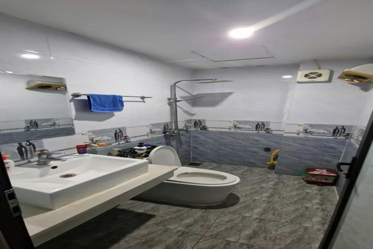 NHÀ ĐẸP Ô TÔ VÀO NHÀ Phố Nguyễn Văn Linh 31m2 X 5 tầng, mặt tiền 3.5m, 6.75 tỷ Long Biên