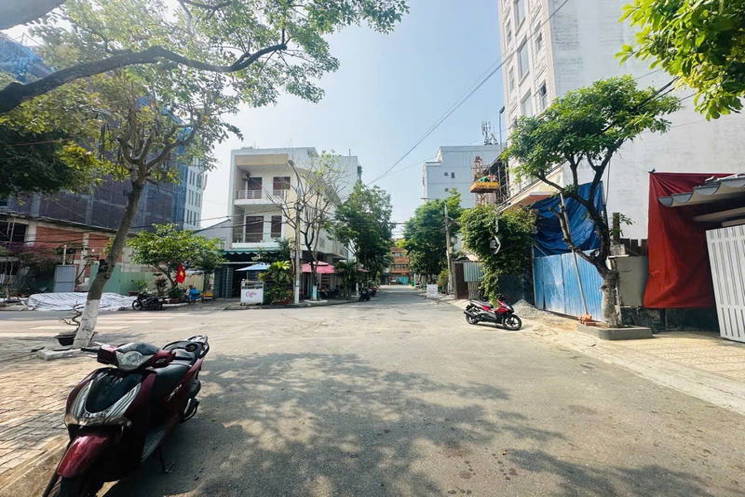 CỰC HOT- NHÀ 3 TẦNG 2 MẶT TIỀN PHAN TÔN- GIÁ CỰC TỐT