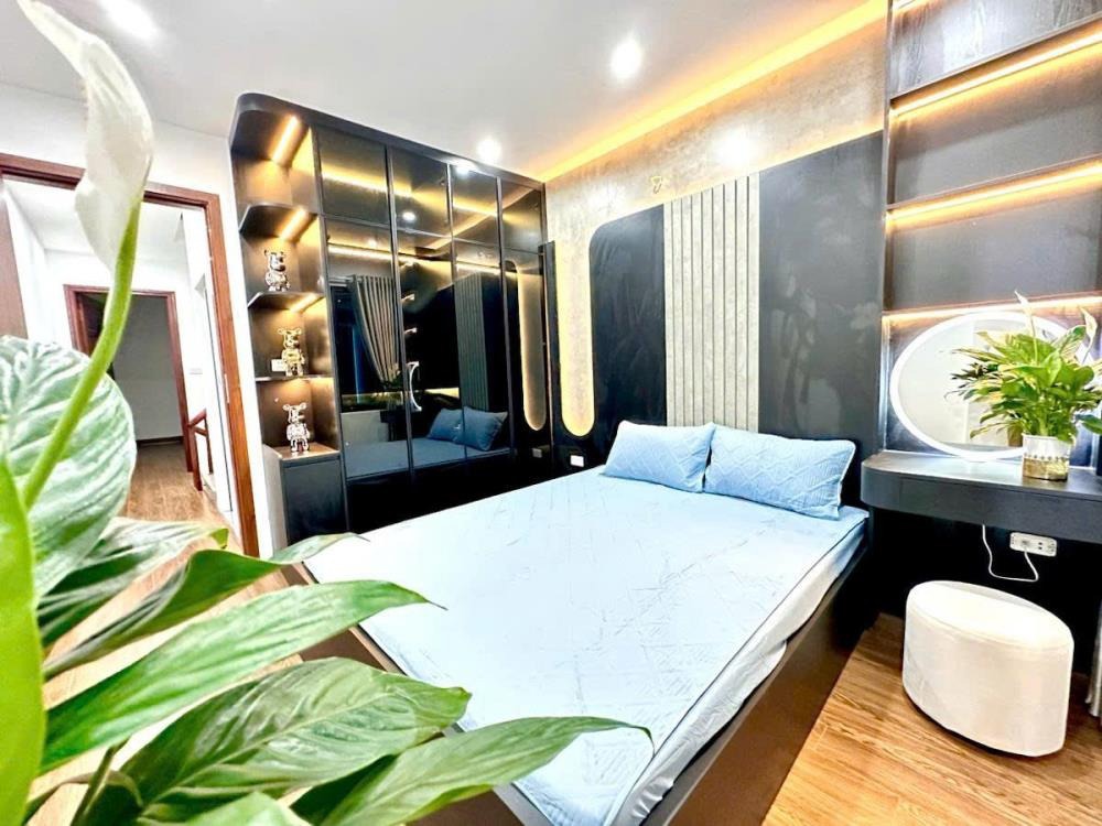 Nhà khung cột 6 phòng ngủ, vị trí đẹp 10m ra phố - Thượng Đình, Thanh Xuân