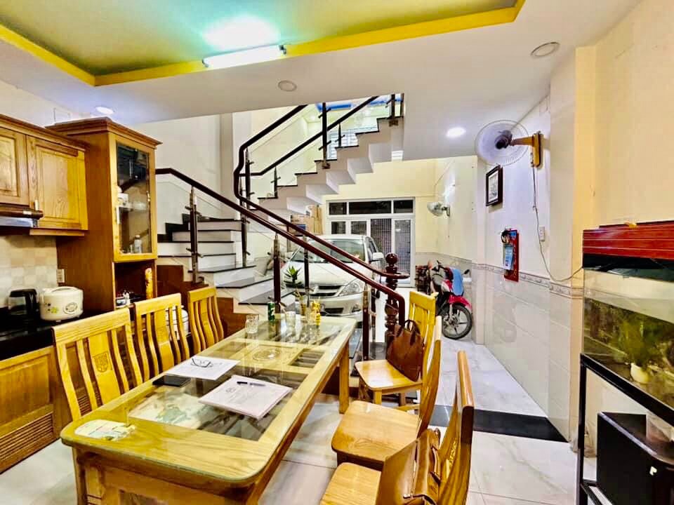 Nhà Quận 10: 5 Tầng, Nội Thất Xịn, Xe Hơi Vào Nhà - 11 Tỷ