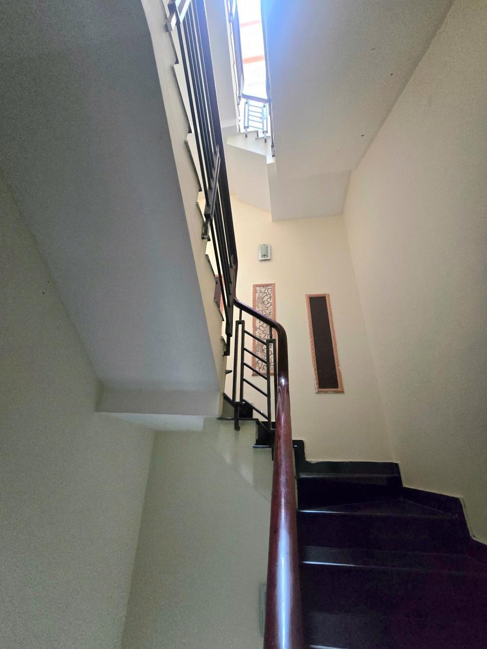 Bán Nhà Hẻm 4m Hoàng Văn Thụ, P4, Tân Bình - 57m2, Đúc 1 Trệt 3 Lầu - 8.9 Tỷ