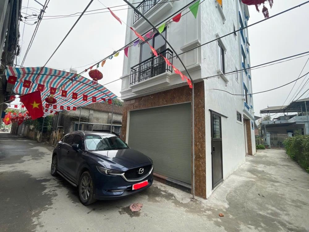 Bán nhà Đan Phượng 30m2, 5 tầng, mặt đường kinh doanh, tiềm năng lớn