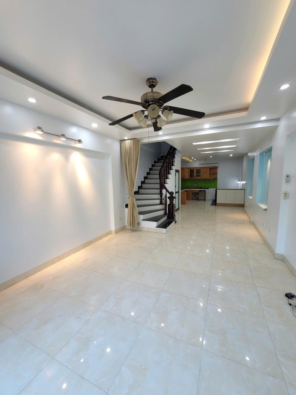 Bán nhà đấu giá Mậu Lương 60m2, 5 tầng, MT 6m, Vỉa hè, Ô tô tránh - 12.4 tỷ