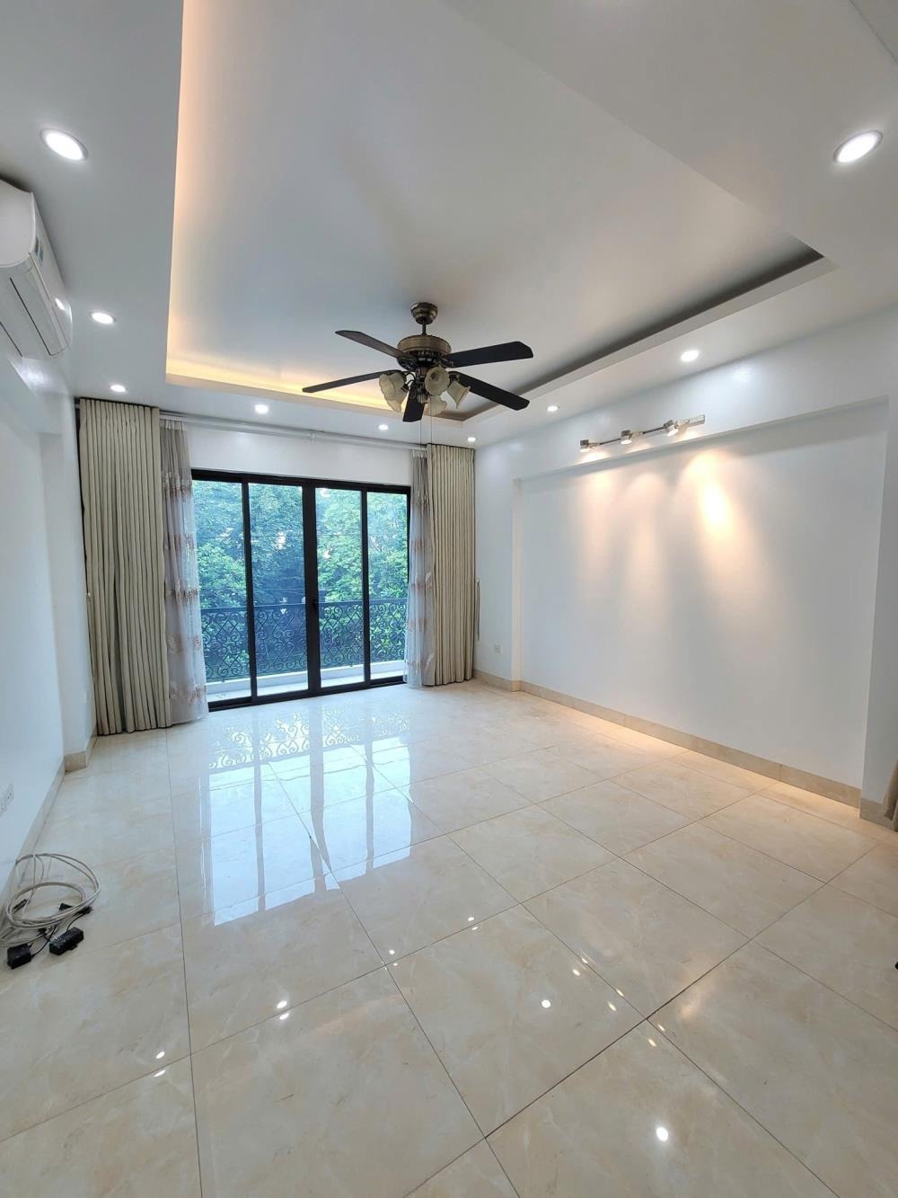 Bán nhà đấu giá Mậu Lương 60m2, 5 tầng, MT 6m, Vỉa hè, Ô tô tránh - 12.4 tỷ