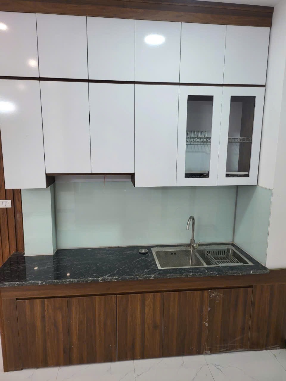 Bán nhà phố Long Biên - Ngõ rộng, 5 tầng, gần Aeon Mall