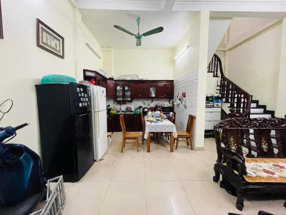 Cho Thuê Nhà 4 Tầng Cầu Giấy - Xuân Thủy - Giá 19tr/Tháng