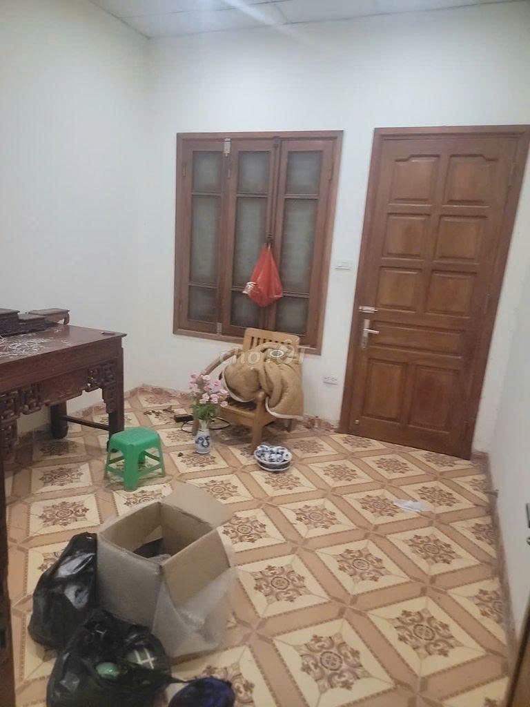 Cho Thuê Nhà 4 Tầng, Lê Duẩn, Đống Đa - Giá 10 Triệu/Tháng