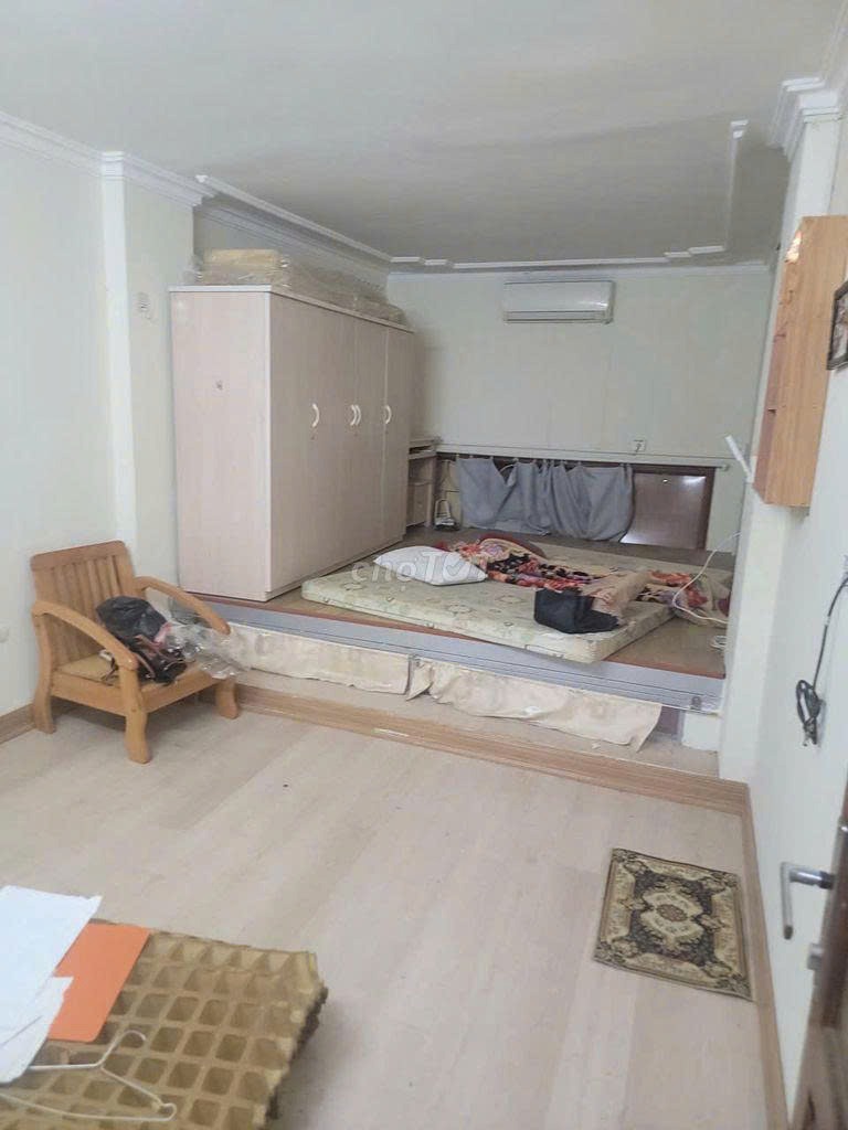 Cho Thuê Nhà 4 Tầng, Lê Duẩn, Đống Đa - Giá 10 Triệu/Tháng