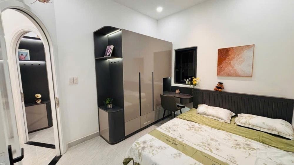 Bán Nhà Đường Cô Giang, Phú Nhuận - 30m2, 2 Tầng, 3 Phòng Ngủ - Giá 4.95 Tỷ
