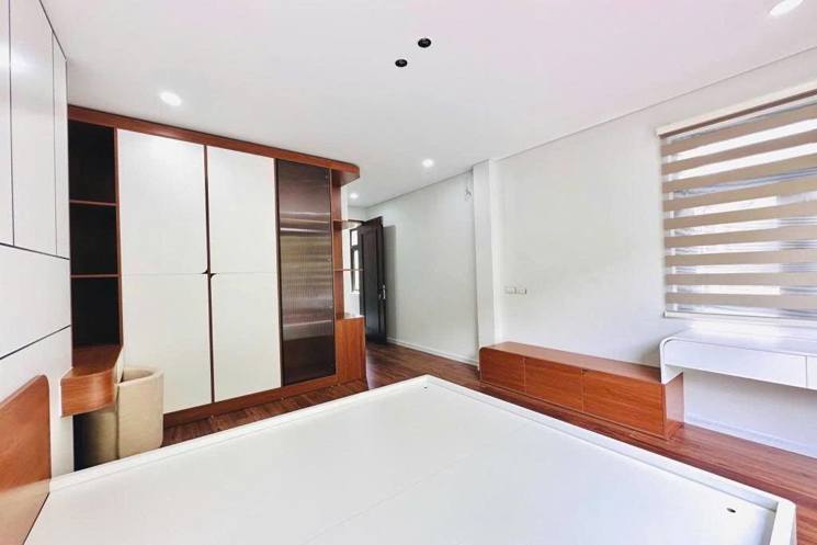 18.5 Tỷ, Oto Tránh, Vỉa hè, Kinh Doanh đỉnh, Lõi Đống Đa, Lô góc, 40m2 x 6T thang máy