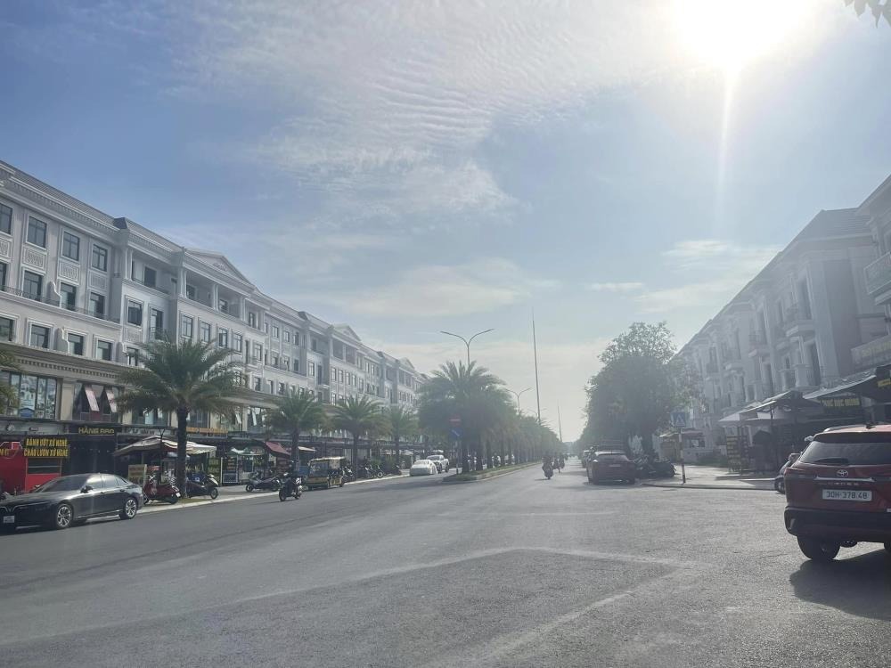 Cho Thuê Nhà Phố Vincom Grand Park - D2A - Vị Trí Đẹp, Kinh Doanh Sầm Uất