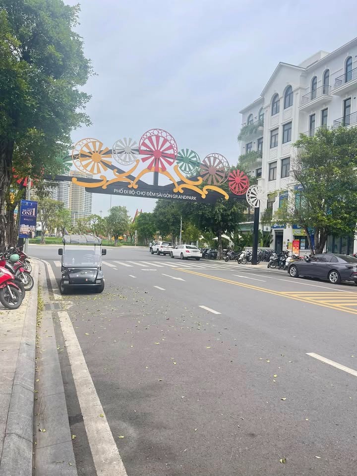 Cho Thuê Nhà Phố Vincom Grand Park - D2A - Vị Trí Đẹp, Kinh Doanh Sầm Uất