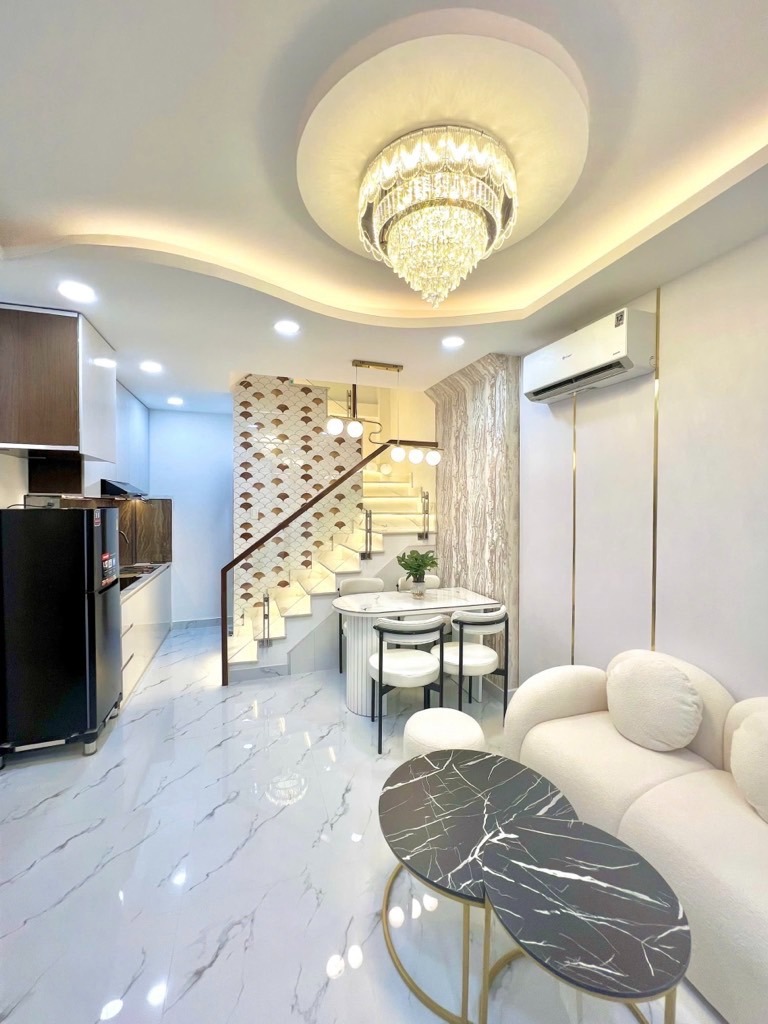 Nhà Quận 3 - 3 Tầng, 3 Phòng Ngủ, Full Nội Thất - Giá 4.7 Tỷ
