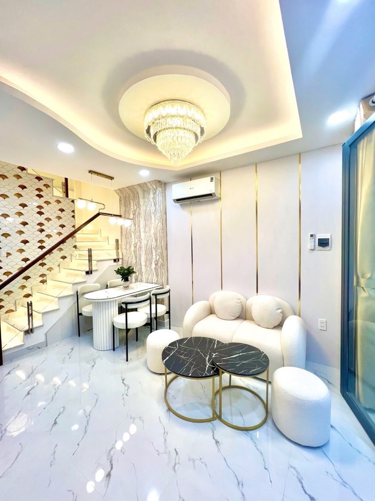 Nhà Quận 3 - 3 Tầng, 3 Phòng Ngủ, Full Nội Thất - Giá 4.7 Tỷ