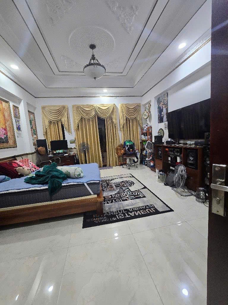Bán nhà phố 126m2, 4PN, giá 11.9 tỷ, mặt tiền Dương Cát Lợi, Nhà Bè