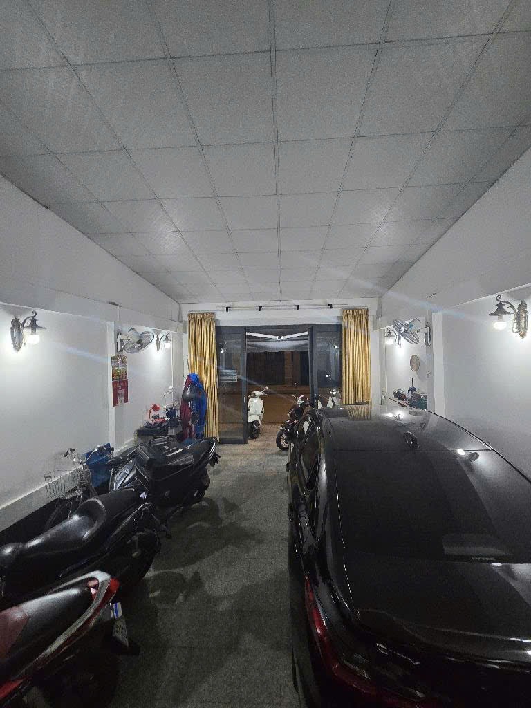 Bán nhà phố 126m2, 4PN, giá 11.9 tỷ, mặt tiền Dương Cát Lợi, Nhà Bè