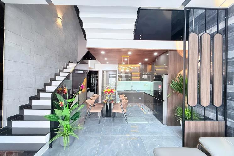 NHÀ 3 TẦNG MỚI XÂY GẦN BIỂN – CHỈ 60m ĐẾN TRƯỜNG LƯƠNG THÊ VINH HOÀ MÌNH LIÊN CHIỂU