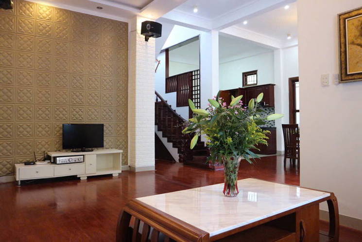 BIỆT THỰ SÂN VƯỜN MẶT TIỀN HỒ NGHINH SÁT CÔNG VIÊN BIỂN ĐÔNGGIÁ CỰC TỐT