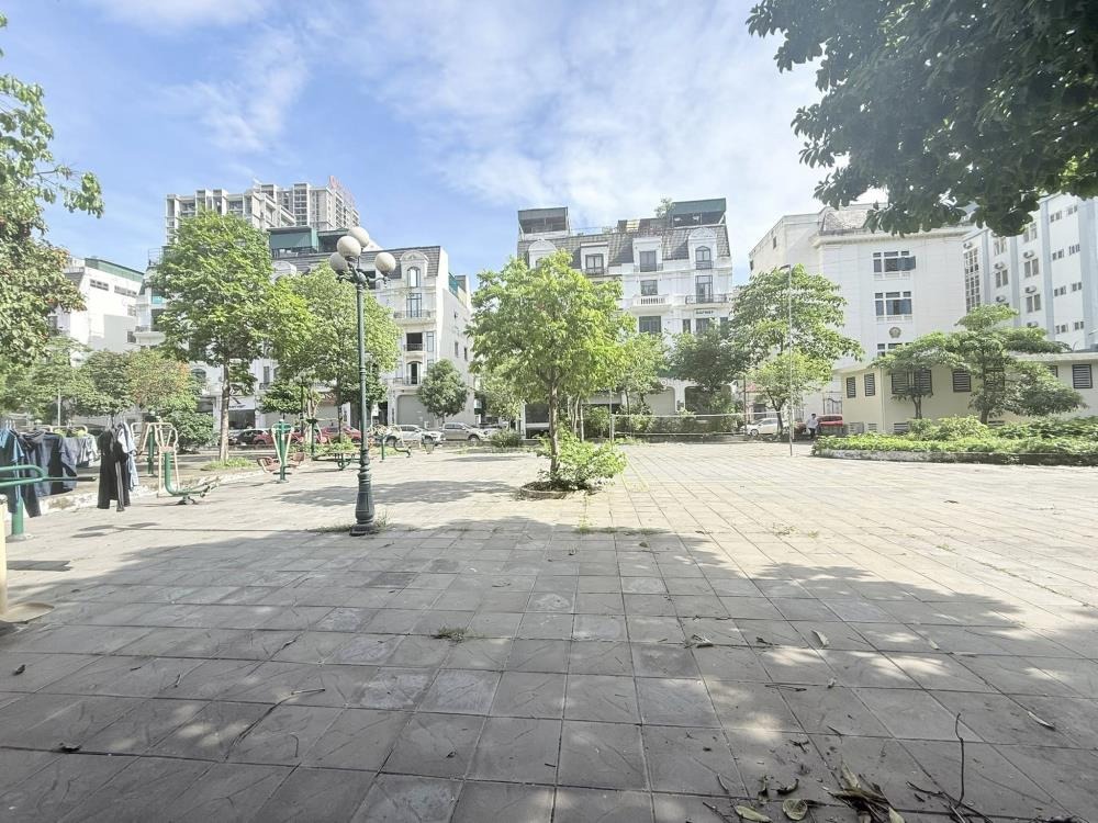 Bán Toà Văn Phòng Cao Cấp Quận Cầu Giấy - 288m2, View Công Viên