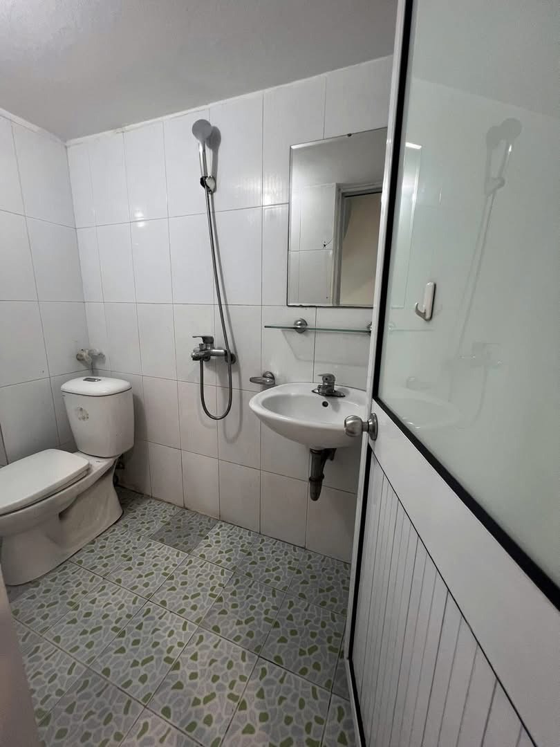 Bán nhà mặt phố Trần Quốc Hoàn - Cầu Giấy - 20m*4 tầng, ô tô dừng đỗ