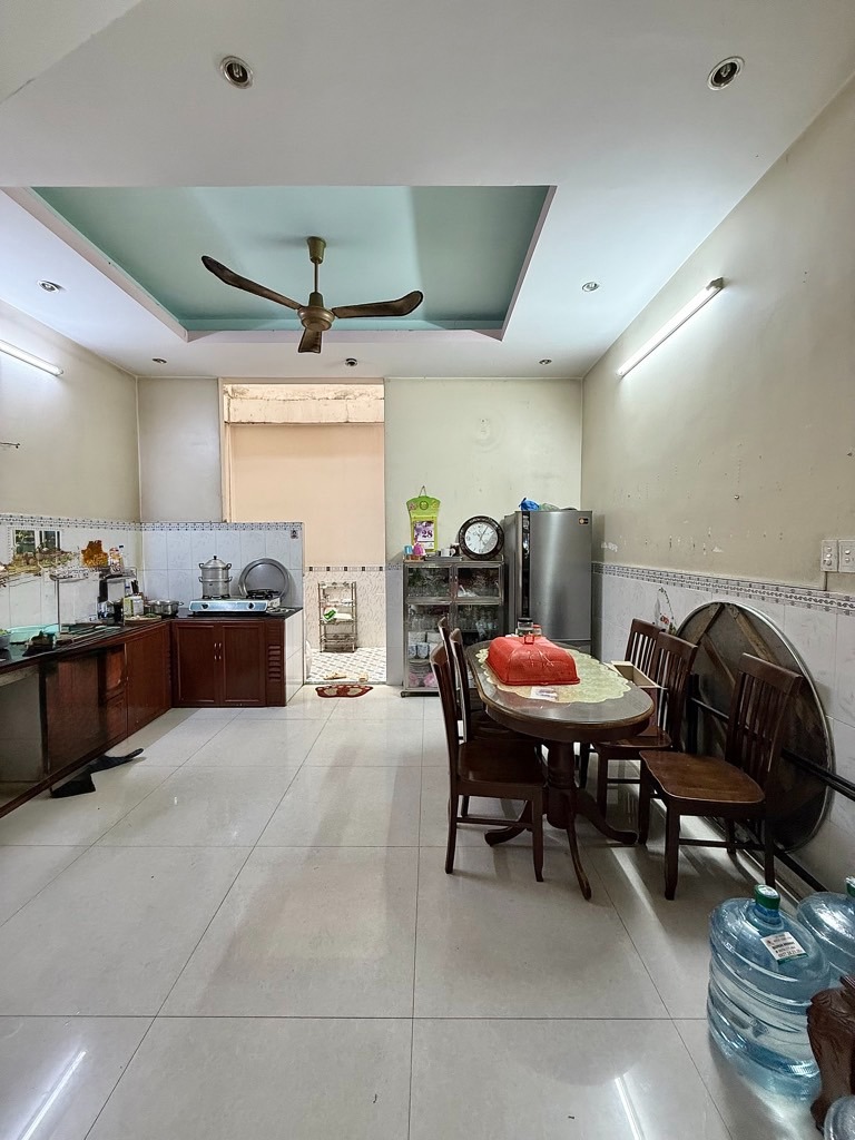 Bán Nhà Mặt Tiền Nguyễn Bá Tòng, Tân Bình - 4 Tầng, 100m2, Giá 18.5 Tỷ