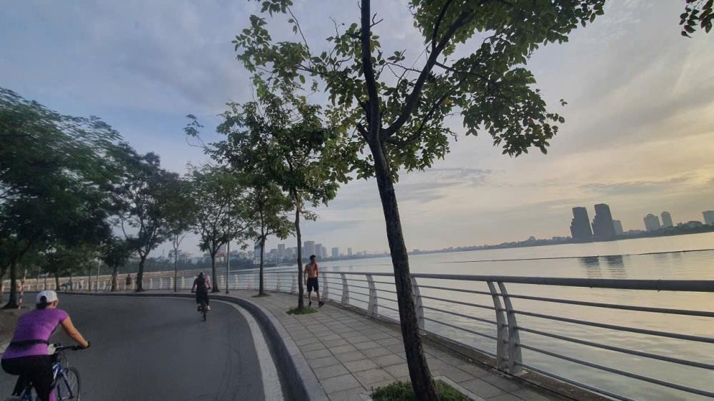 Bán đất 90m² Lạc Long Quân, Tây Hồ - 13.5 tỷ - Gần Hồ Tây, Ngõ Thoáng