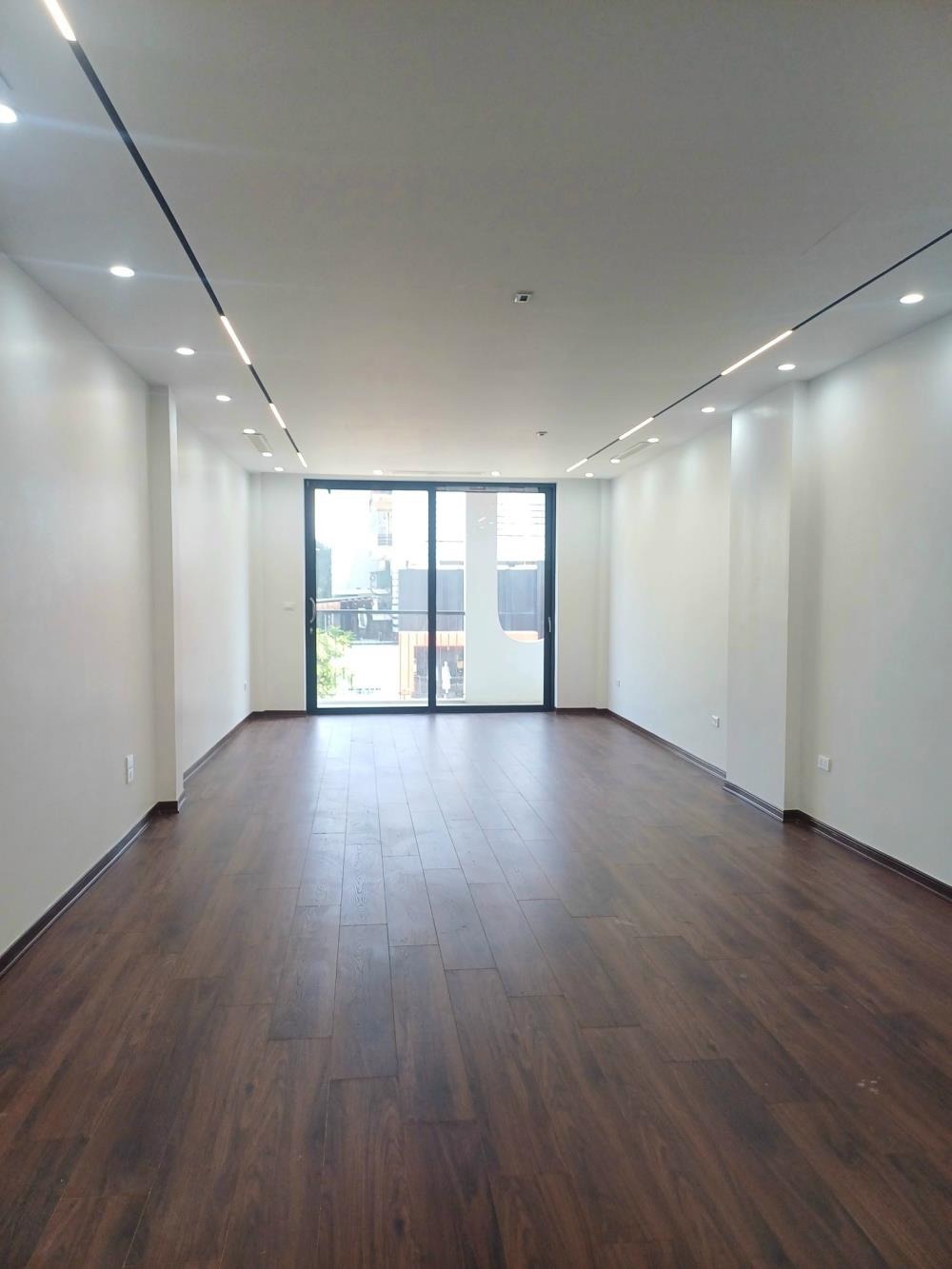 Bán nhà phố Hoàng Văn Thái - 502m2 - 5 tầng - Gara Oto - Kinh Doanh - Giá Tốt