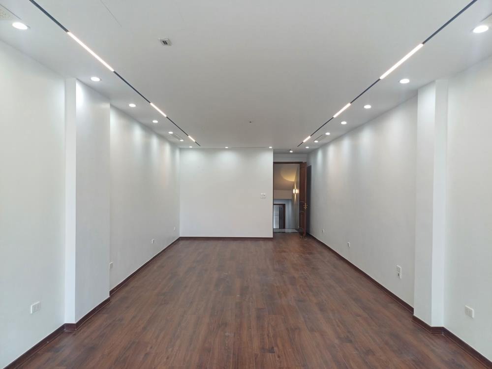 Bán nhà phố Hoàng Văn Thái - 502m2 - 5 tầng - Gara Oto - Kinh Doanh - Giá Tốt