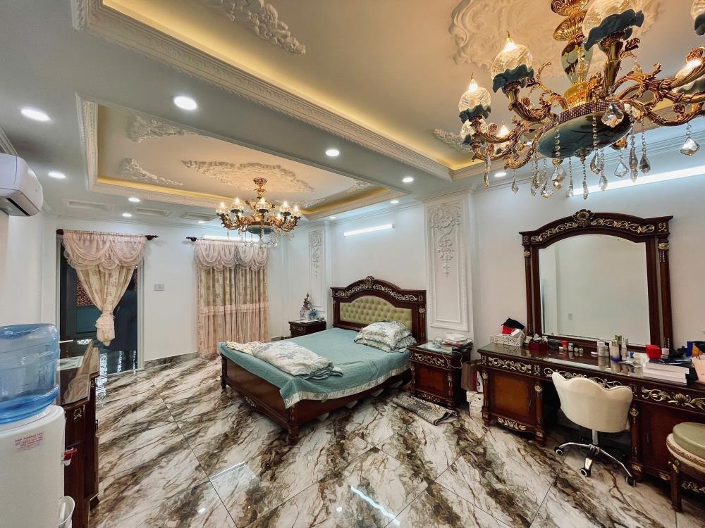 Bán nhà mặt tiền 3 Tháng 2, Quận 10: Kinh doanh sầm uất, Dòng tiền ổn định