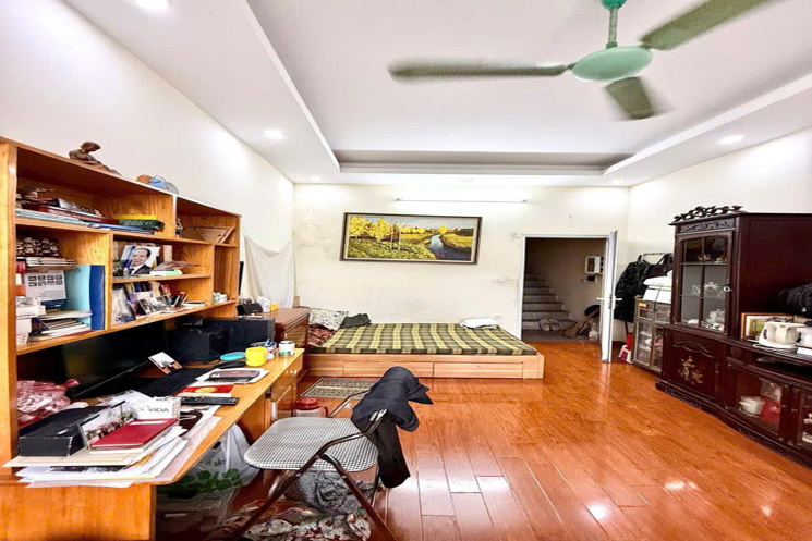 Bán nhà Đường Láng - Mặt ngõ kinh doanh - Sổ đỏ 45m 4 tầng kiên cố giá 10,3 tỷ