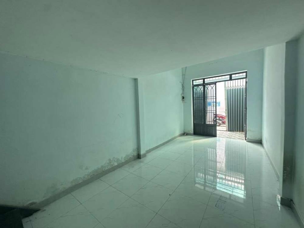Nhà Quận 12: 35m2, 2 Tầng, Hẻm Xe Hơi, Giá 2 Tỷ 88 - Phan Văn Hùm