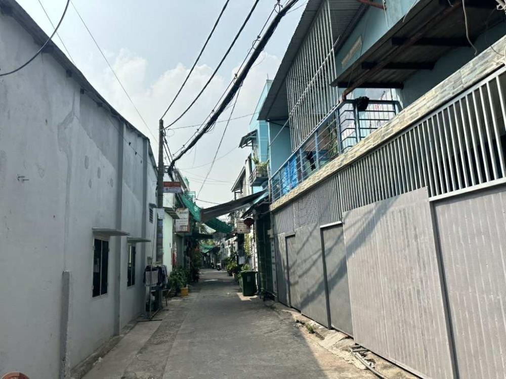 Nhà Quận 12: 35m2, 2 Tầng, Hẻm Xe Hơi, Giá 2 Tỷ 88 - Phan Văn Hùm